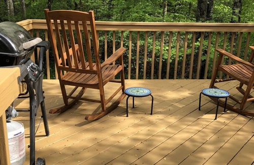 Weaverville Cottage | Tami's Hideaway - Nature and Comfort at this Private Asheville Getaway