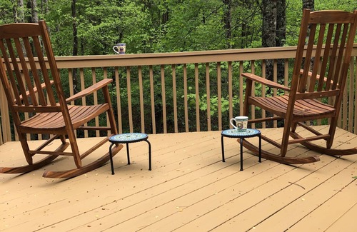 Weaverville Cottage | Tami's Hideaway - Nature and Comfort at this Private Asheville Getaway