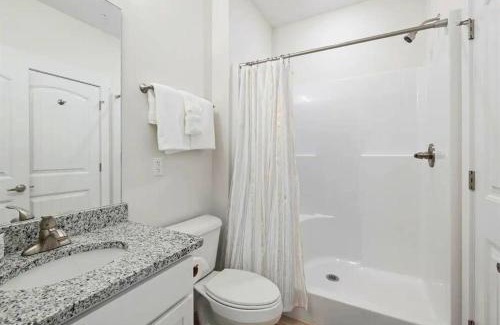 Table Rock House | Tammy's Table Rock Lake Views: 6BR, Hot Tub, Games