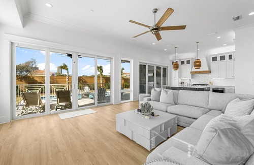 Tang-O-Mar House | Tango Vista With Pool, Elevator, And Beach Views