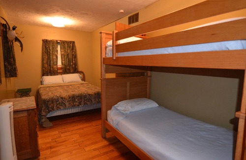 Dailey Cabin | Tanner's Farm- A Private 200 Acre Retreat - 8 Miles of Trails, Wildlife, & More