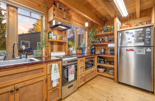 Leadville House | Taos Junction is a 19-century stable, remodeled into a beautiful modern home.