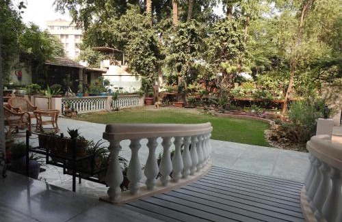 Bani Park Hotel | Tara Niwas