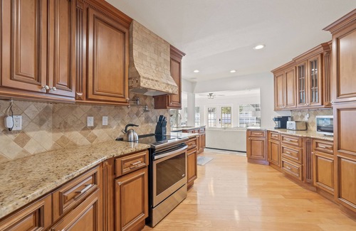 Tarpon Springs House | Tarpon Springs Treasure 4BD 2BA Huge Backyard