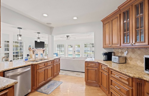 Tarpon Springs House | Tarpon Springs Treasure 4BD 2BA Huge Backyard