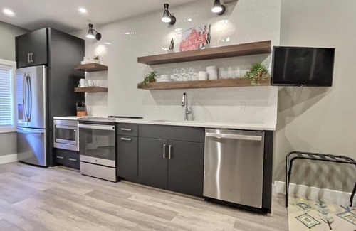 Cherokee Triangle Apartment | Taste of KY Studio @ Bungalou + Bourbon Bar + Gameyard