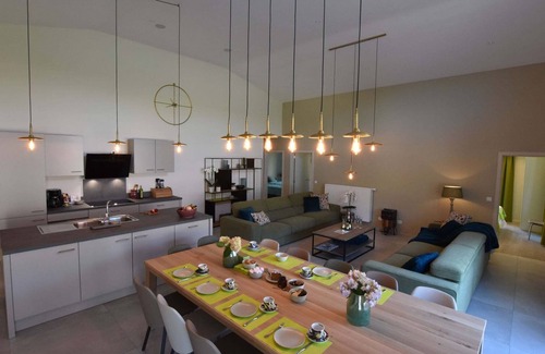 Damme House | Tasteful holiday home in Sijsele-Brugge with garden