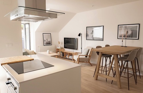 Loredo Apartment | Tasteful new beachfront penthouse in Loredo