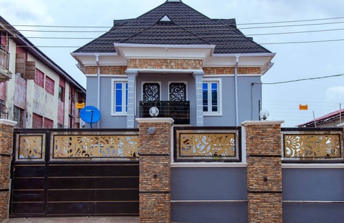 Egbeda Apartment | Tastefully furnished 2 bedroom apartment with 24/7 Power|WiFI|Security