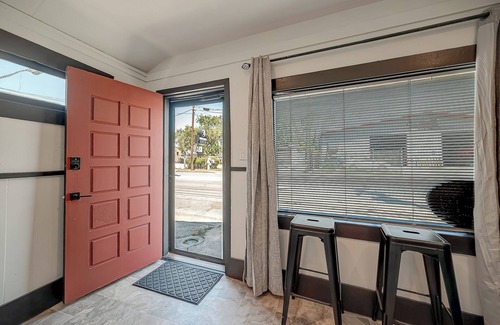 Washington Ave./ Memorial Park Apartment | Tattoo Studio-this converted tattoo studio faces all the Washington Ave action
