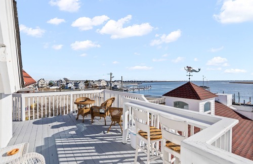 Somers Point Apartment | TAVERN ON THE BAY HOTEL - Al Capone Suite
