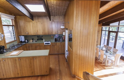 Taylor Bay House | Taylor Bay Waterfront Retreat Lake Eildon