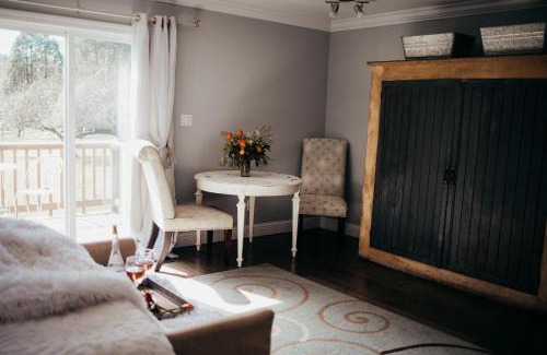 Gold Beach Bed & Breakfast | Taylor Creek Lodge