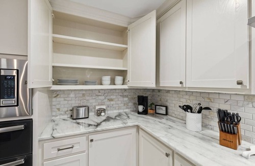 Coppell House | TCH - Luxurious 5bd/3ba home in Coppell with Pool