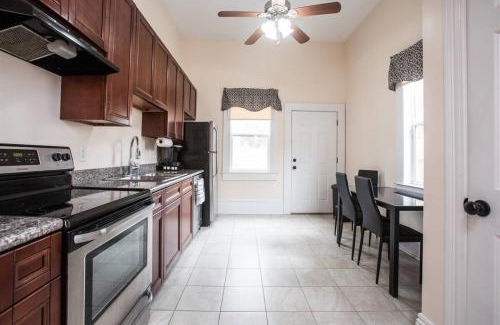 East Riverside House | Tchoup House One