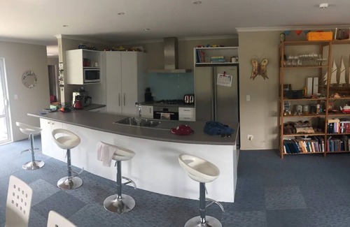 Te Horo Beach House | Te Horo - Large House Close to Beach and Amenities