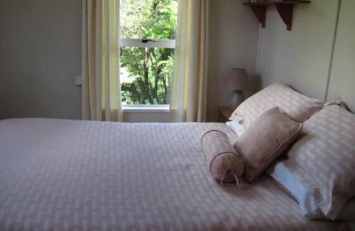 Kereta Cabin | Te Mata Lodge - 2 Bedroom Cottage