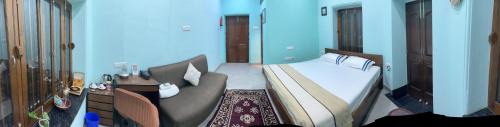 Kalighat House | Teakwood Suite - Nokha House