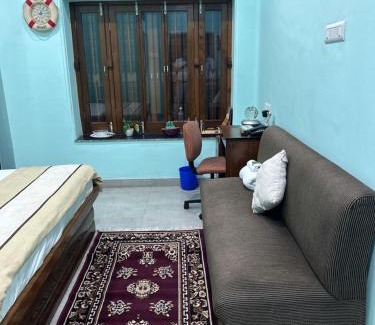 Kalighat House | Teakwood Suite - Nokha House