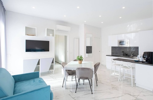 Chiaia Apartment | Tema Suites