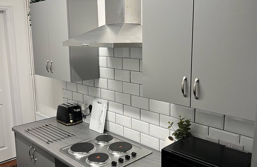 Tunstall House | Templar House by Paragon Stays - 3 Bedroom, 6 Beds in Stoke On Trent