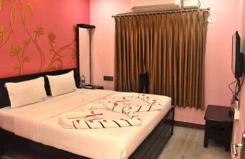 Mayiladuthurai Hotel | Temple stay - Uma Residency and Guest House