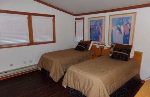 Keystone Hotel | Tennis Townhome 2 Bed 2.5 Bath