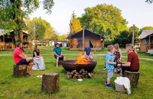 Uden RV Rental | Tent Lodge at the Bedafse Bergen