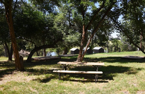 Harvard RV Rental | Tent Platform 3 | Pond View Glamping Tent