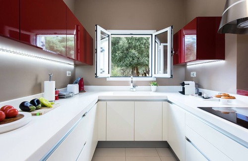 Spartylas House | Terra Rossa Holiday Home with Seaview by Konnect - 3km from Ipsos