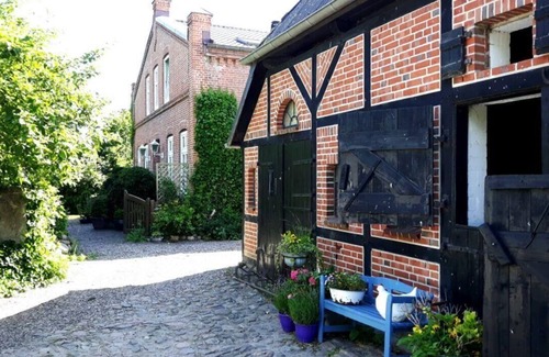 Fehmarn Apartment | Terrassenwohnung "Lönneberger" im Ferienhof Nielson