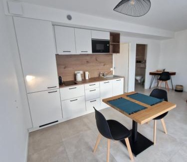 Saint-Peray Apartment | Terre de Crussol - Gite 3 étoiles en Ardèche, avec piscine et clim, 2-4 personnes