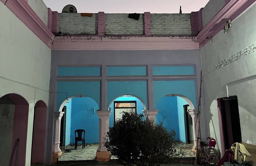 Jhusi House | Terrific bungalow walking distance from Kumbh Mela and Ghats Family friendly