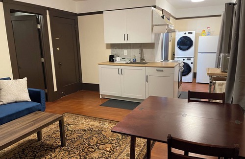 Grand Lake House | Terrific spacious 1-bedroom unit near Piedmont and Lake Merritt