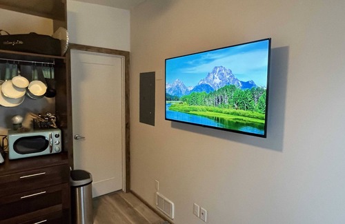 Leigh Creek Estates House | Teton View Studio - Hidden Gem Near Yellowstone