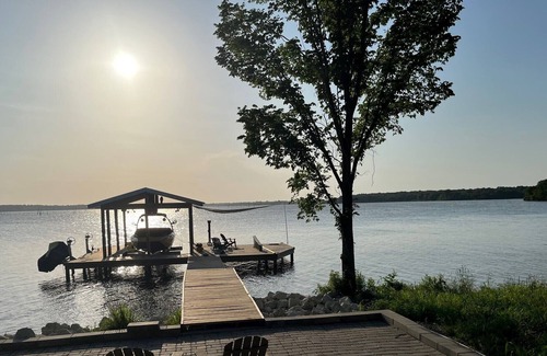 Groesbeck House | Texas Lake Hideaway at Limestone