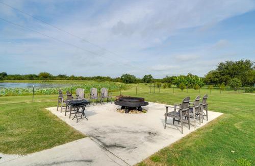 Yancey House | Texas Ranch Retreat Swim On-Site