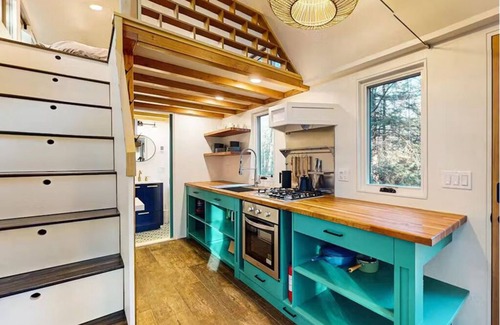 Gardiner Cottage | Thainy House, 6-Acre Retreat: Gardiner, ME