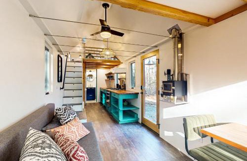 Gardiner Hotel | Thainy House