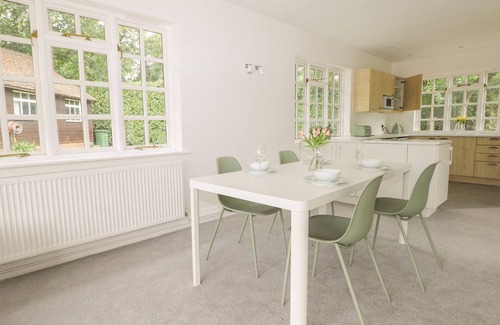 Cholsey House | THAMES REACH, family friendly, luxury holiday cottage in Wallingford