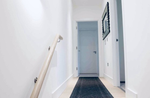Sands End Apartment | Thames riverside apartment in London