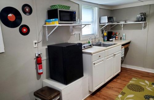 Core Creek Apartment | That '60s and '70s Studio Rental for a Weekend Getaway in North Carolina