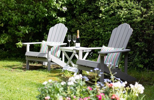 Great Tew Cottage | Thatch on the Green - Beautiful cottage near Soho Farmhouse. Pet friendly.