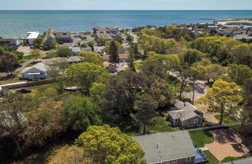 South Yarmouth House | Thatcher Seaview & Parkers River Beaches