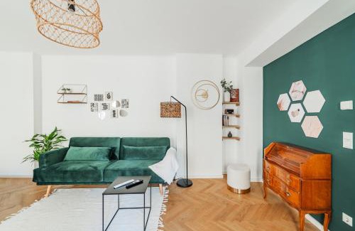 Rudolfsheim-Funfhaus Apartment | The 15's Apartments