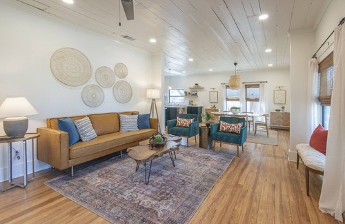 Celina House | The 1913 - The BoHo Chic 4 Bed/2 Bath home in Downtown Celina