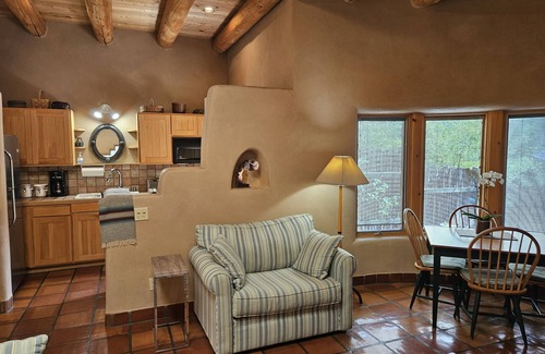 Taos Apartment | The 5 Star Casita is a Beautiful Secluded Property in Taos NM