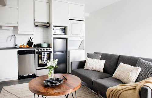 Poncey-Highland Apartment | ~The Abigail~ Rooftop/Skyline/Cozy