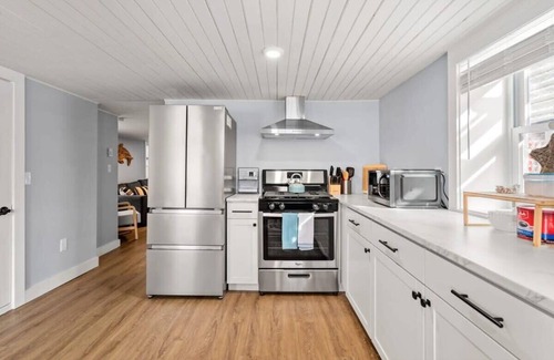 Salisbury Beach Apartment | The Addie Shack | Pet Friendly | Steps to Beach