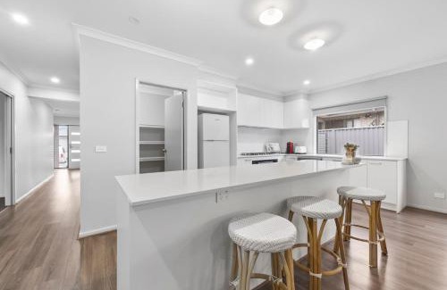 Alfredton House | The Alfredton - Spacious Ballarat Stay for Families
